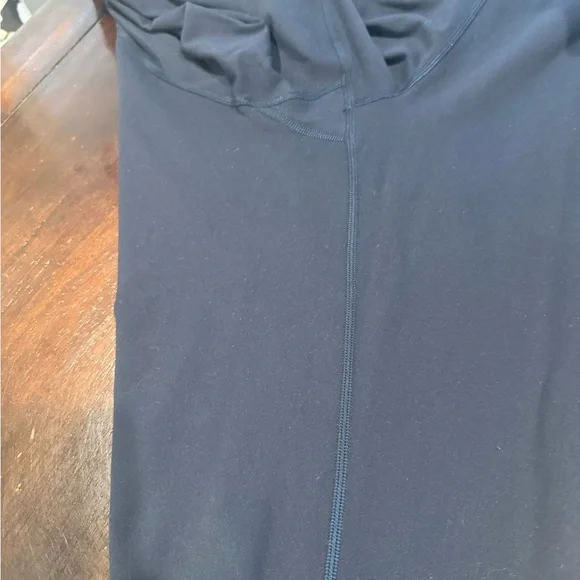 Lululemon navy
Wunder Train high rise tight
25 inch - Picture 4 of 4